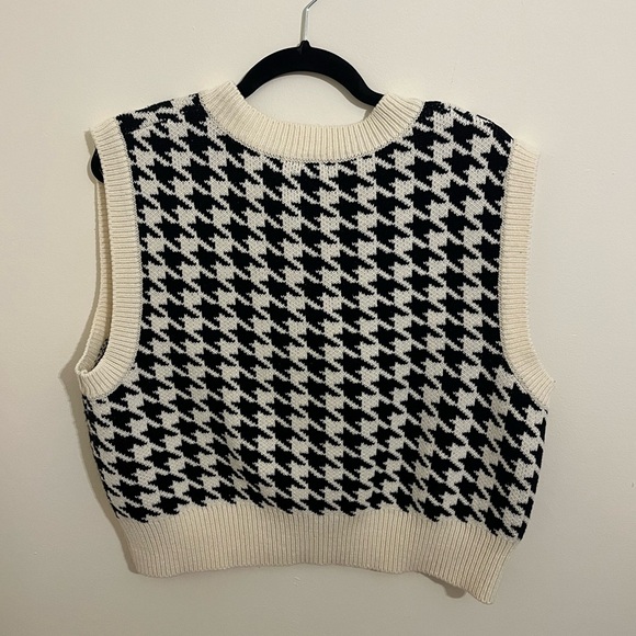 Oak + Fort Houndstooth Sweater Vest, Size Small - Picture 8 of 14